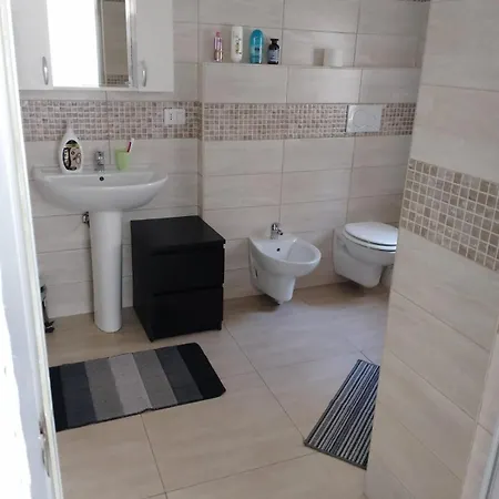 Con Due Da Letto Al Centro Di * باري